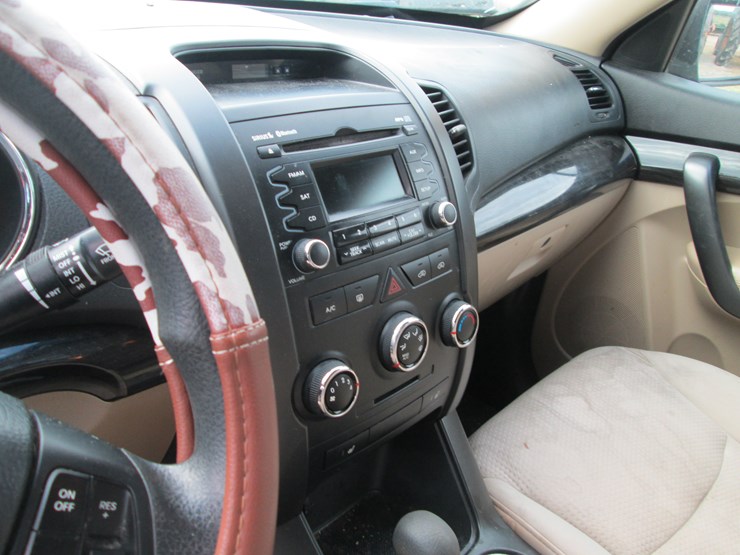 2011-kia-sorento-image-22