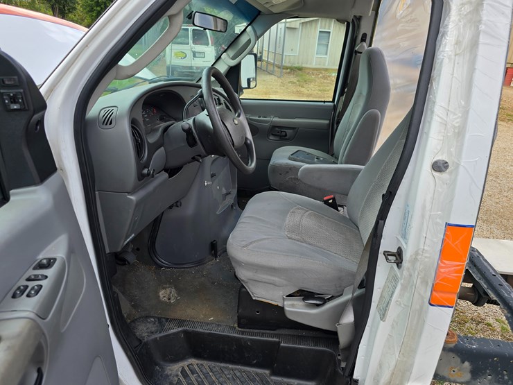 2006-ford-e450-image-39