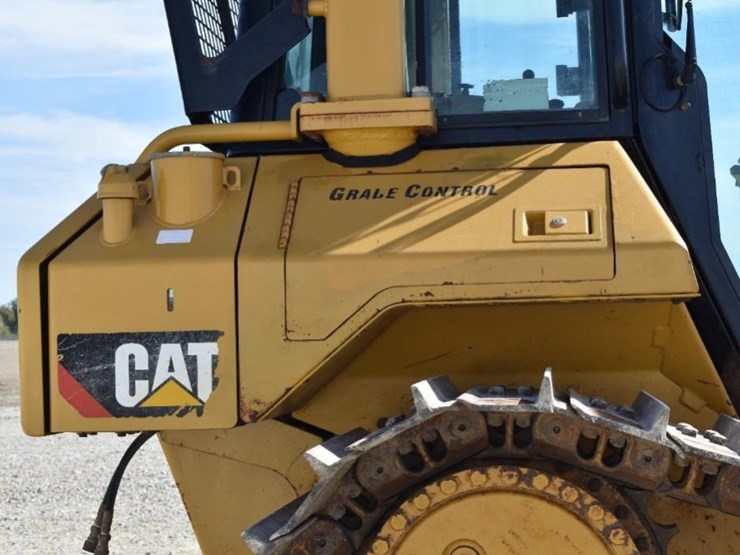2020-caterpillar-d6n-lgp-image-87