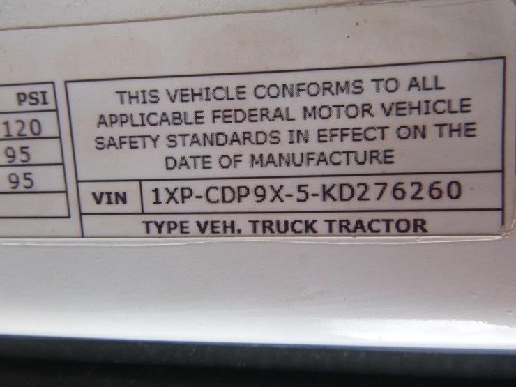 2019-peterbilt-567-image-56