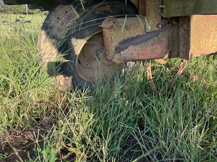 tandem-axle-hay-wagon-as-is-image-12