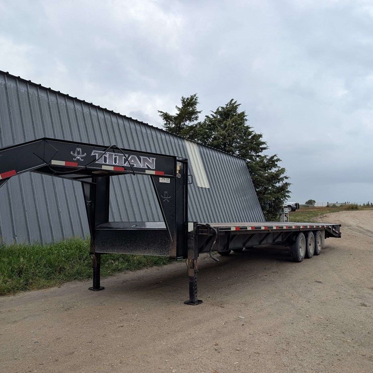 2017 Titan Flat Bed