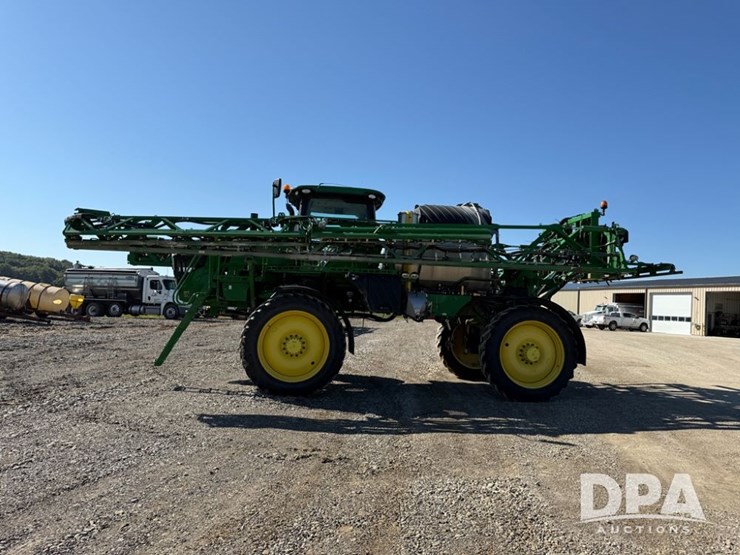 2021-john-deere-r4044-image-31
