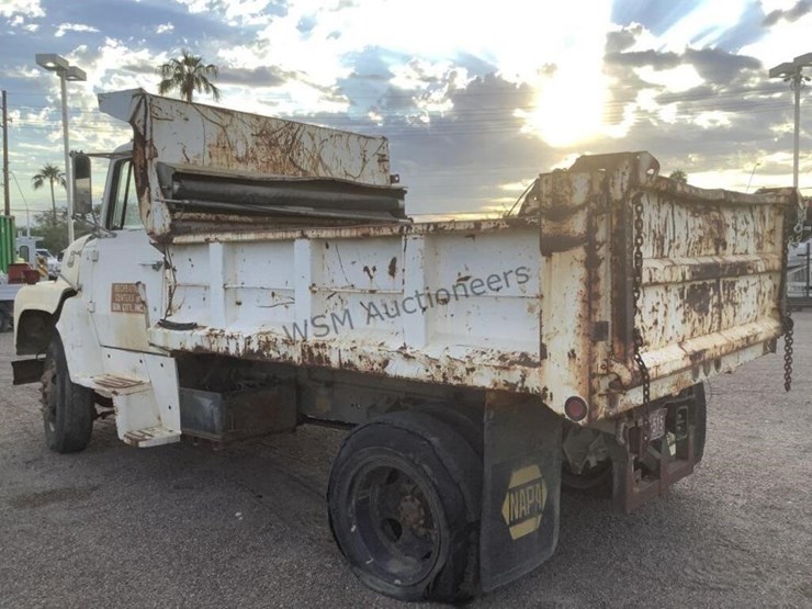 1980-ford-7000-image-5