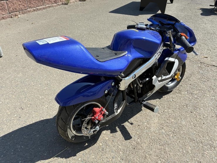 gas-powered-pocket-bike-image-3