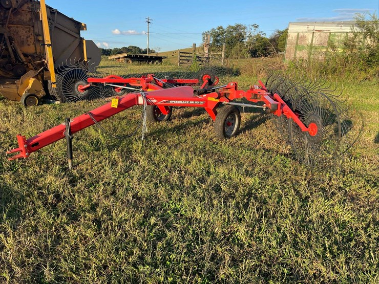 kuhn-10-wheel-speed-rake-image-1