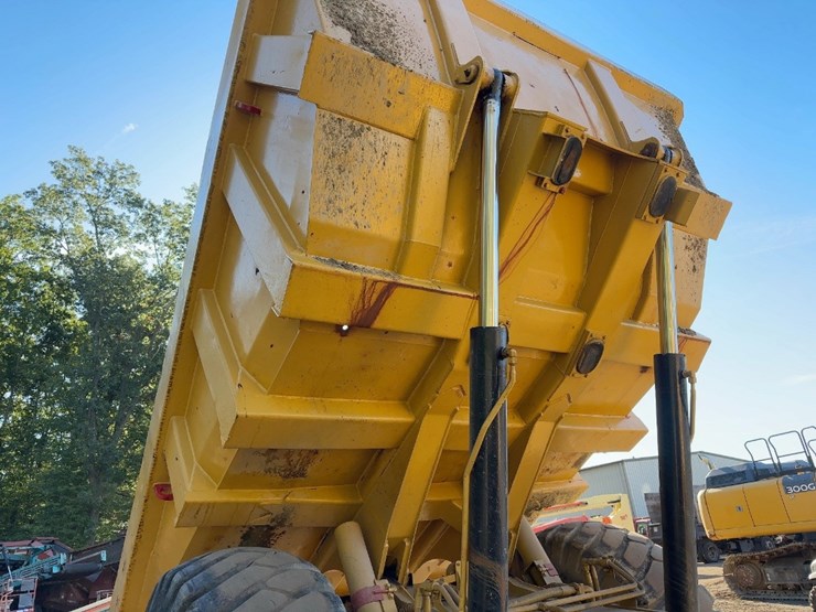 1990-caterpillar-d30d-image-23