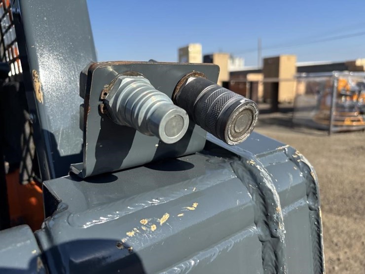 2019-gehl-rt105-image-13