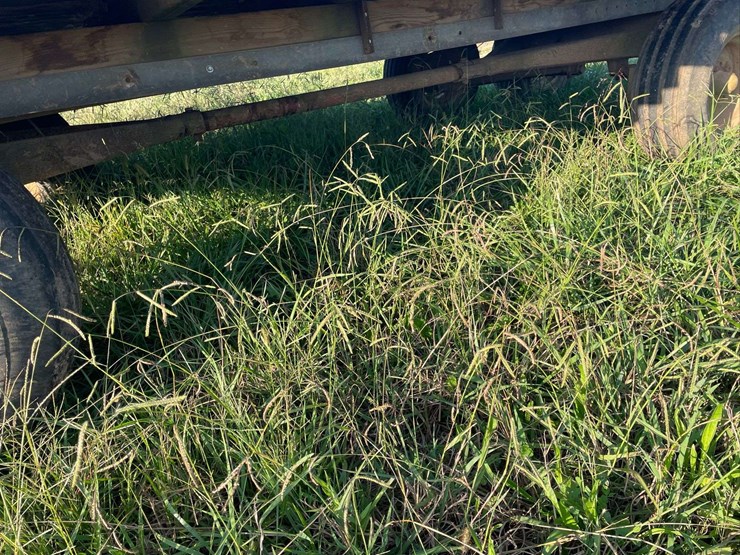 tandem-axle-hay-wagon-as-is-image-10