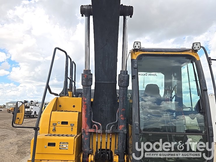 2022-deere-130g-image-33