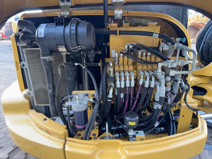 2018-caterpillar-305-image-26