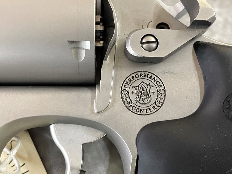 #4033-•-smith-&-wesson-686-performance-center,-sn:-dzc0357-image-12