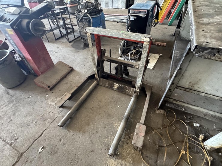 lifting-stand-lifting-stand-image-1