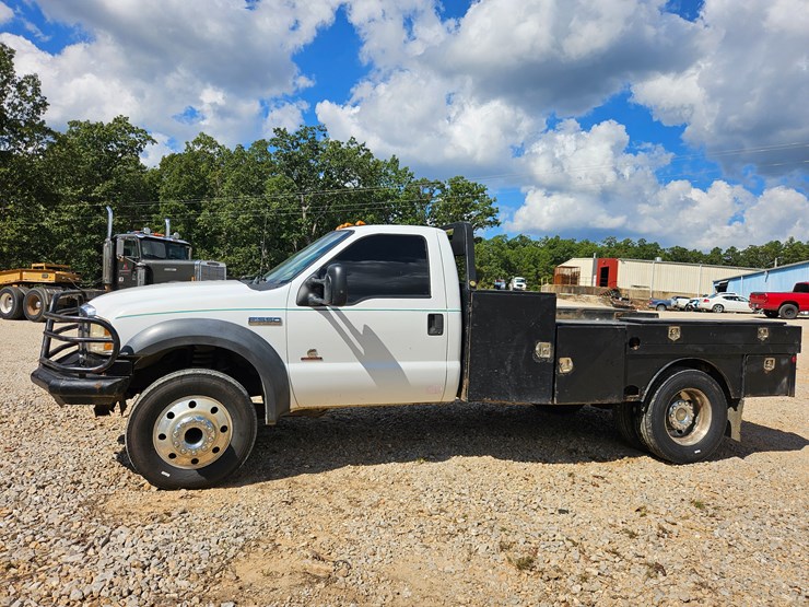 2005-ford-f550-image-5