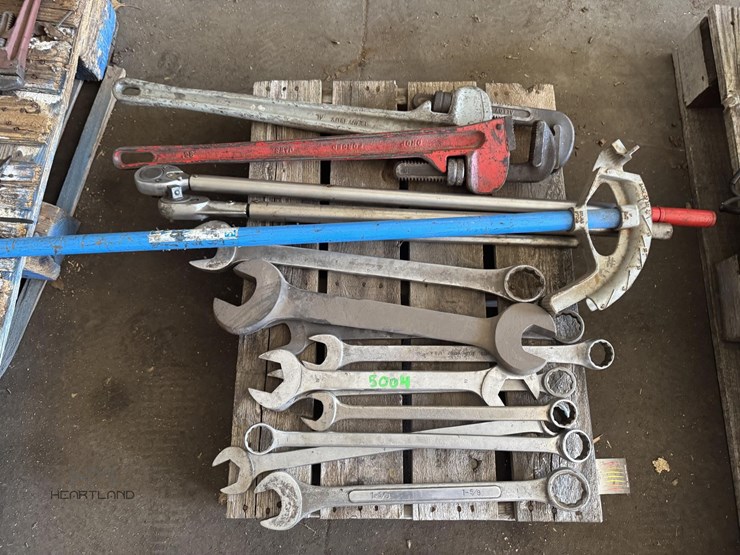 lot-of-large-industrial-wrenches-&-pipe-lot-of-large-industrial-wrenches-&-pipe-image-5