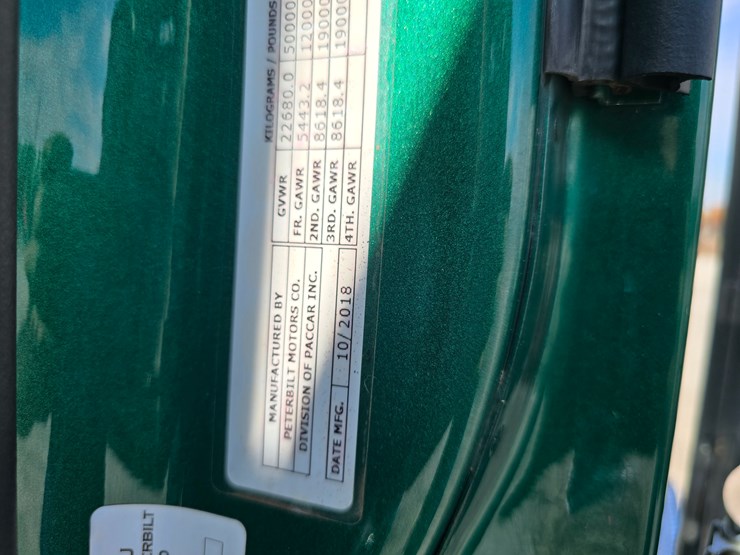 2019-peterbilt-567-image-75