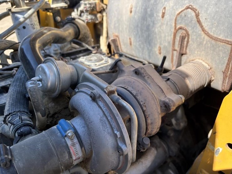 2019-deere-310l-ep-image-56