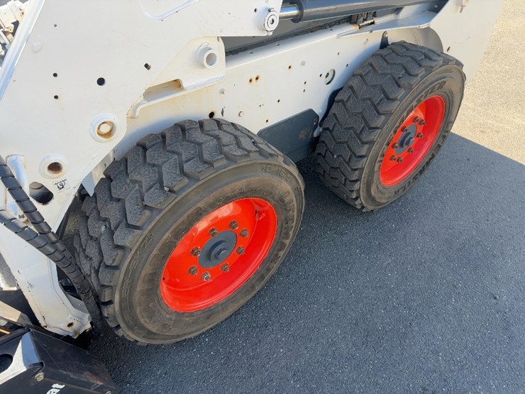 2009-bobcat-s160-image-14