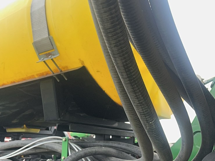 john-deere-16-image-24