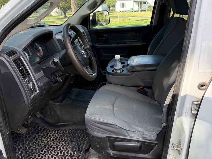 #97-•-2013-ram-2500-crew-cab-pickup-image-14