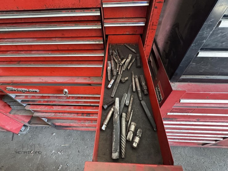 snap-on-rolling-tool-box-&-top-chest-with-side-cab-snap-on-rolling-tool-box-&-top-chest-with-side-cab-image-12