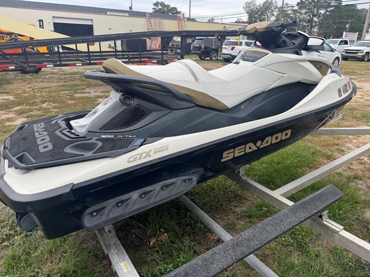 2012-sea-doo-gtx-limited-250-92-hours-showing---s/n:-ca-ydv10455e212-triton-dual-pwc-trailer---vin-image-7