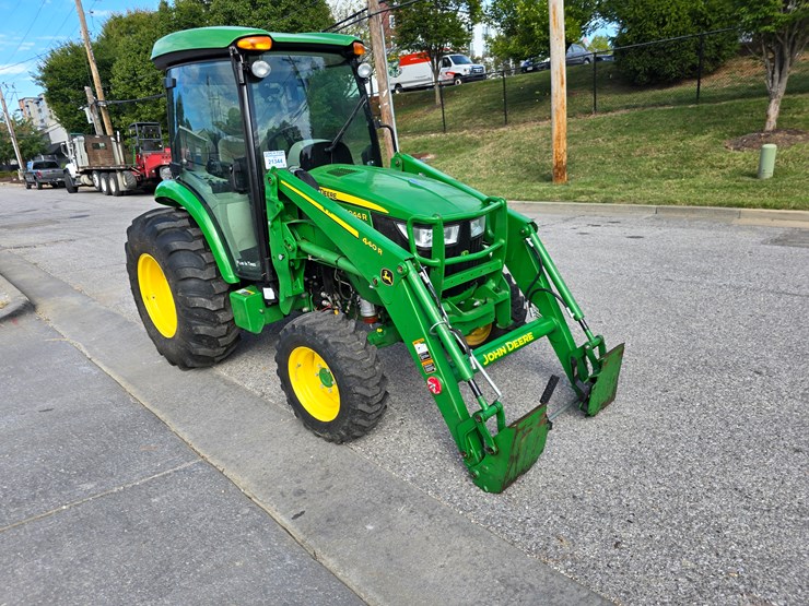 john-deere-4044r-image-29