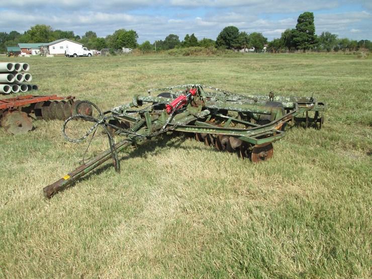 john-deere-10-image-1