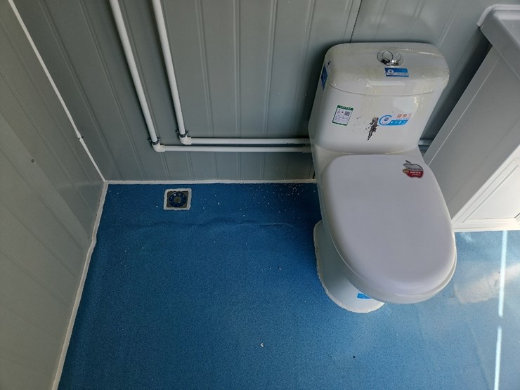portable-restroom-image-7