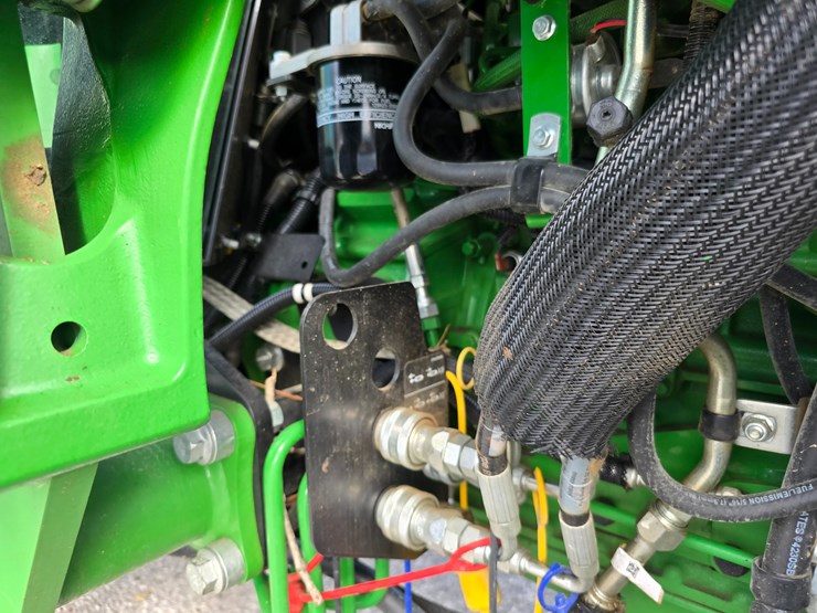 john-deere-4044r-image-65