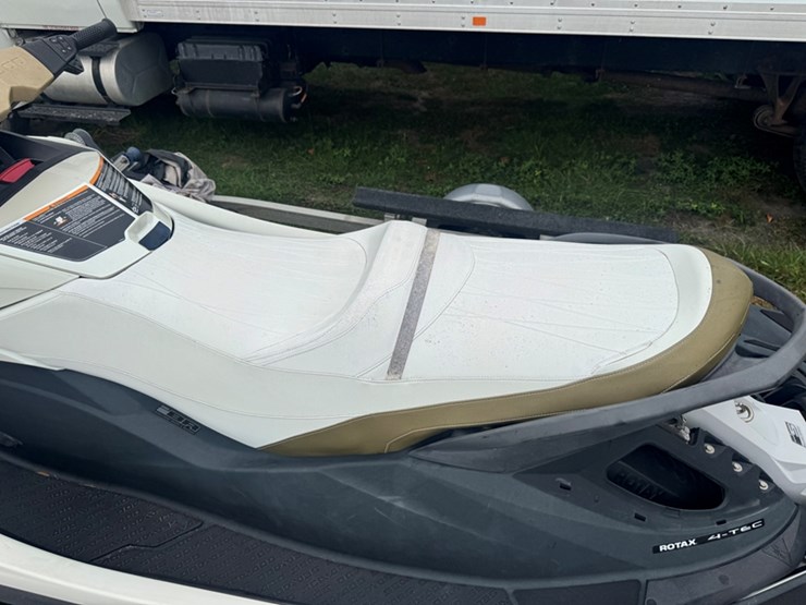 2012-sea-doo-gtx-limited-250-92-hours-showing---s/n:-ca-ydv10455e212-triton-dual-pwc-trailer---vin-image-5