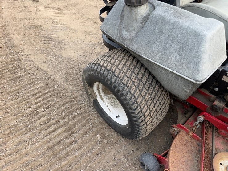 exmark-lazer-z-zero-turn-mower-image-7