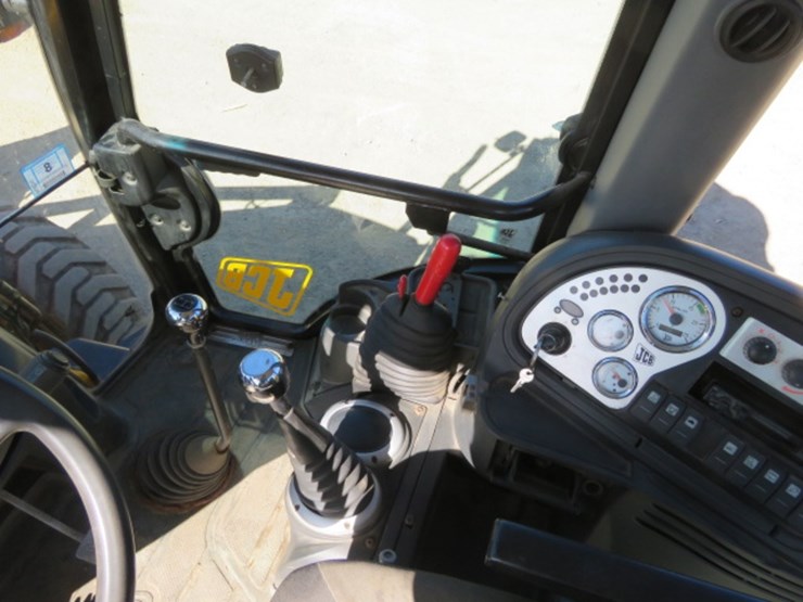 2003-jcb-214-image-13