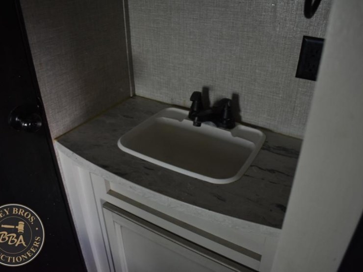 2022-jayco-jay-flight-slx-264bh-38128-image-40