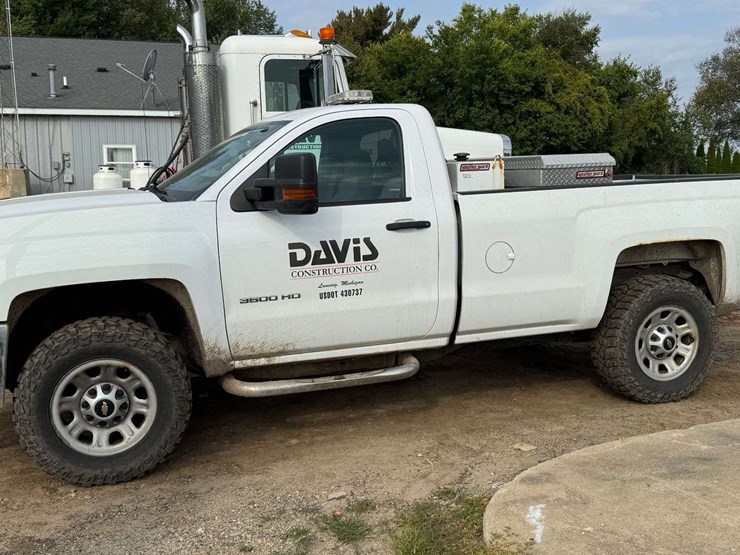 2015-chevy-silverado-3500hd-image-1