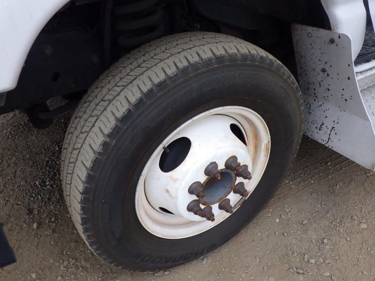 2017-ford-e450-image-13