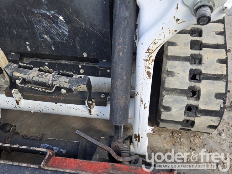 2022-bobcat-t64-image-23