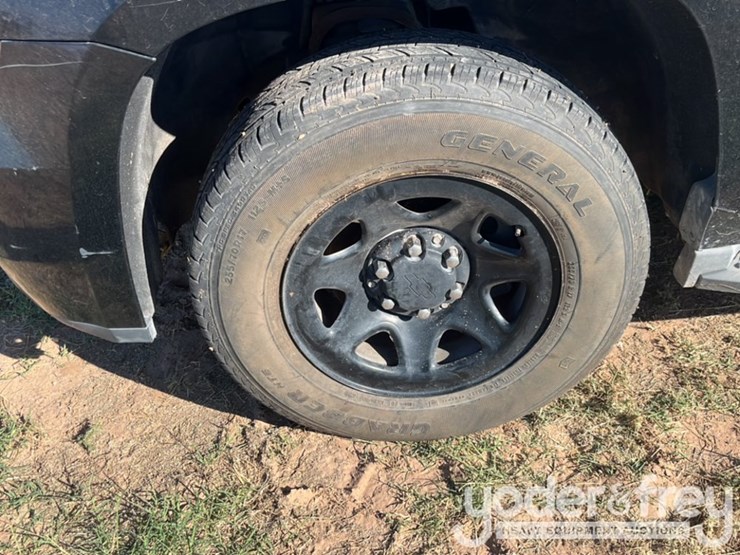 2015-chevrolet-tahoe-image-9