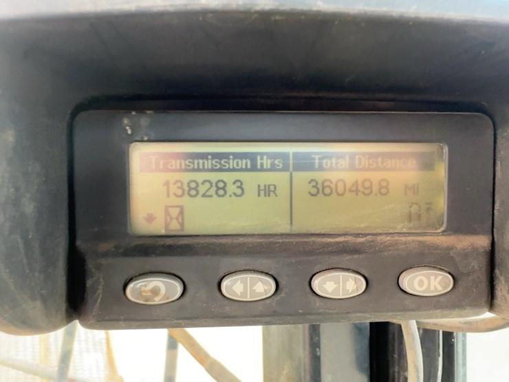 2011-caterpillar-938h-image-27