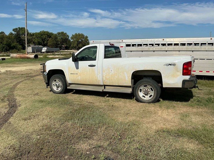 2012-chevy-2500-silverado-image-1