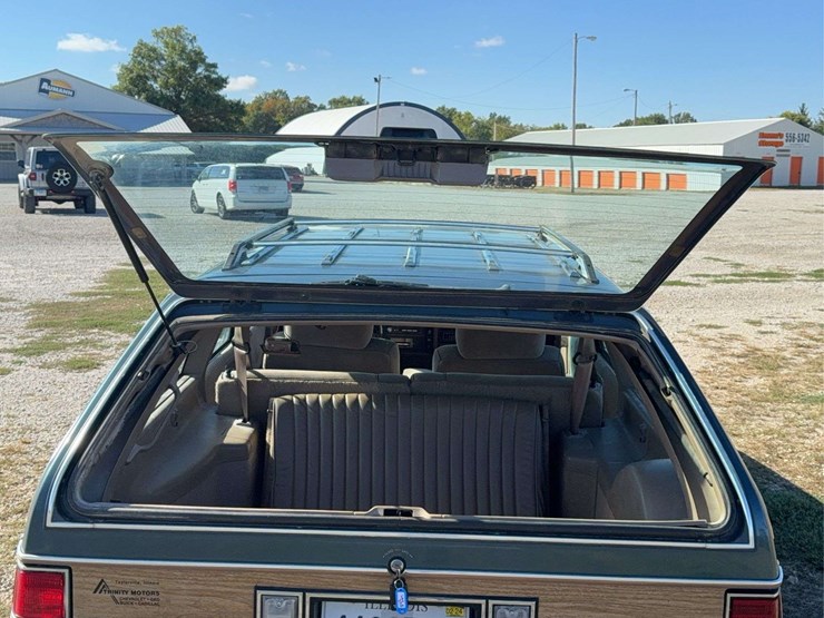 1194-buick-century-woody-station-wagon-image-10