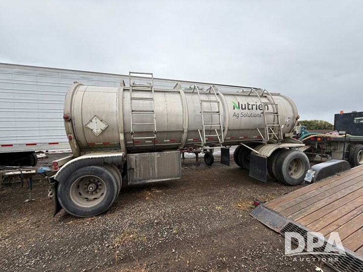 1965-beall-liquid-transport-trailer-(pz13938,-unit-47190)-image-2