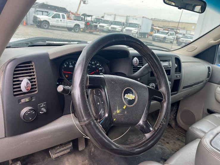 2011-chevrolet-silverado-1500-image-7