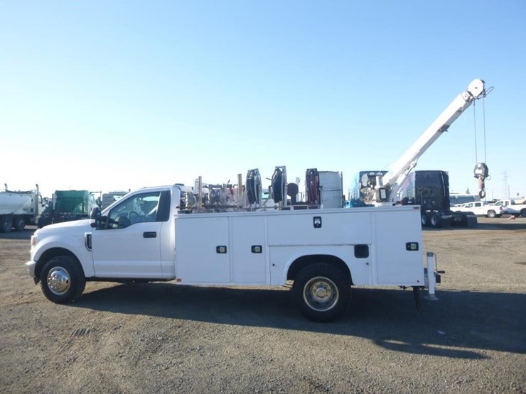 2020-ford-f350-image-14