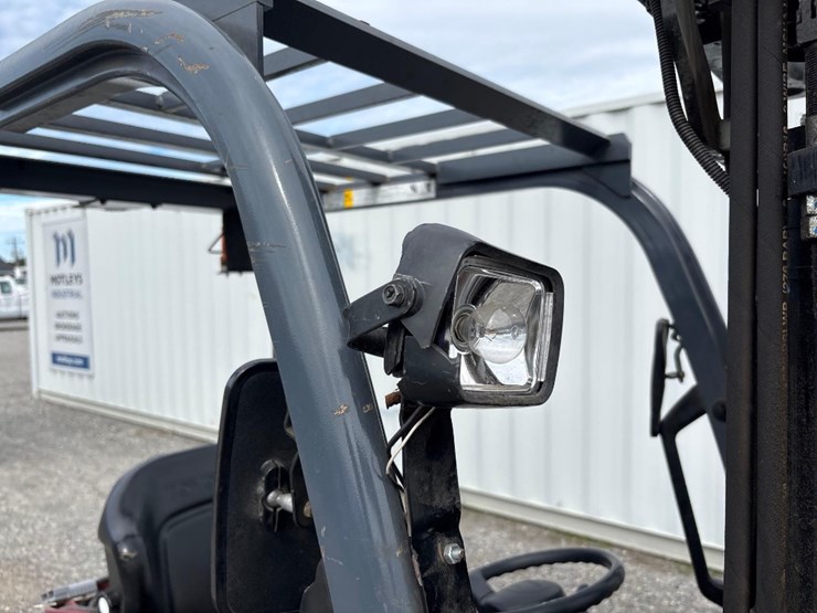 2020-toyota-8fbe20u-3000lb-electric-warehouse-forklift-image-21