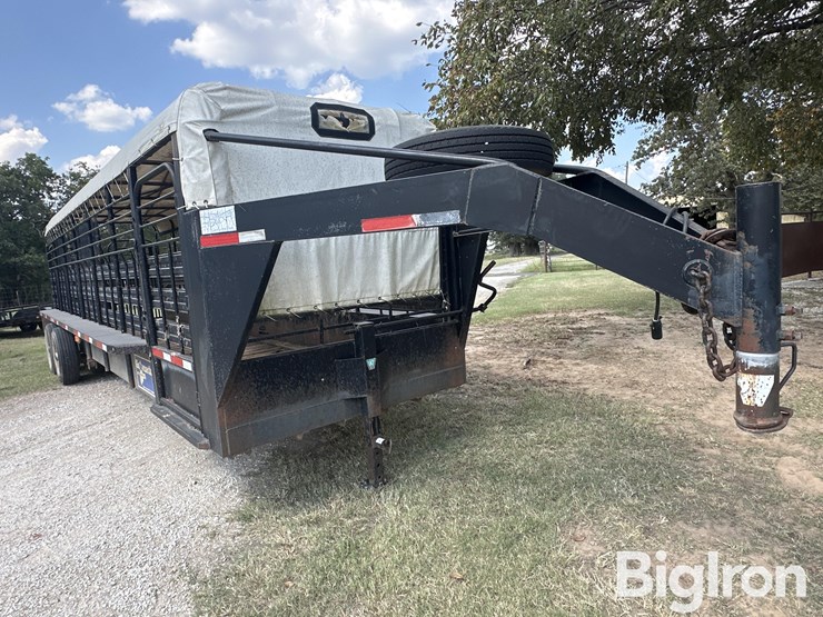 2008-gooseneck-28’x6’-t/a-livestock-trailer-image-3