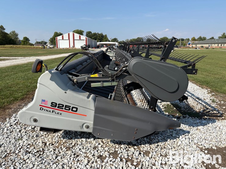 2013-gleaner-9250-image-4