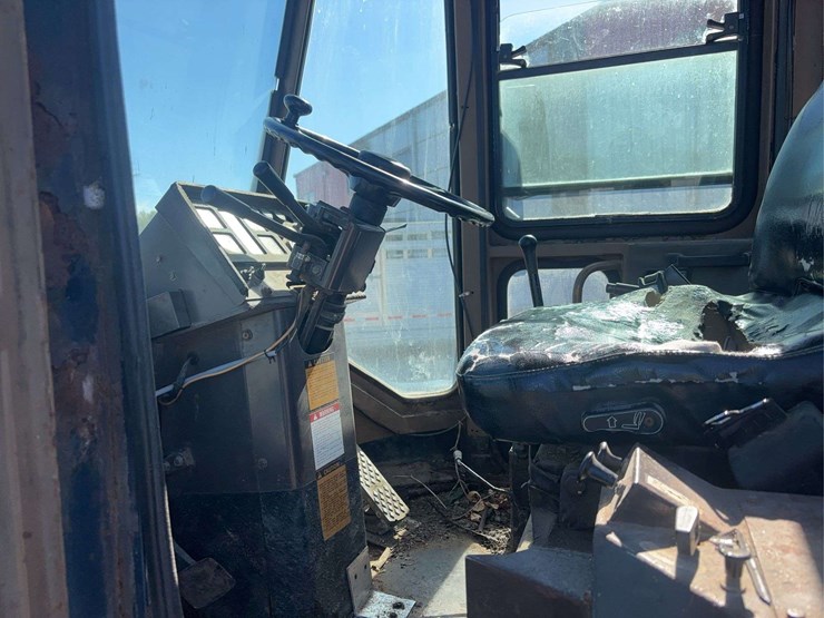 komatsu-180-wheel-loader-image-37