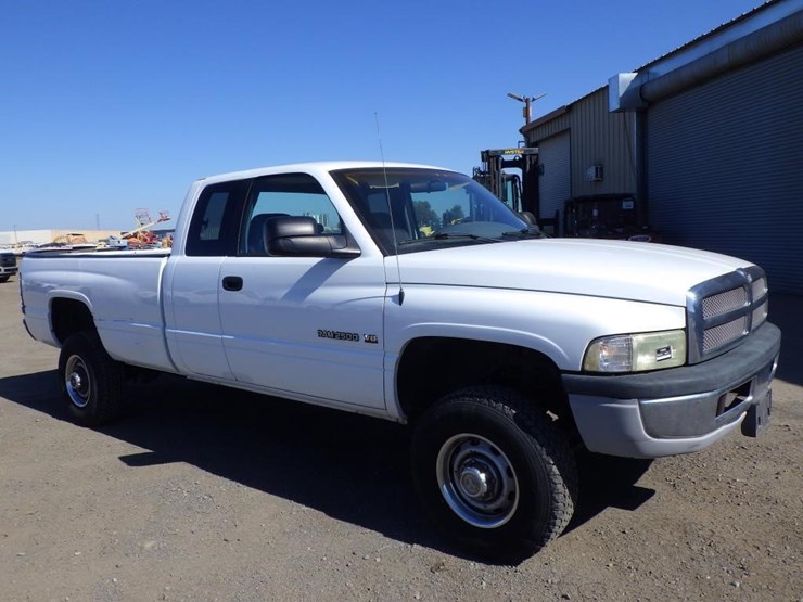 2001-dodge-ram-2500-image-3
