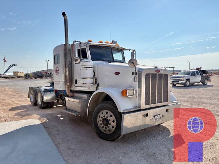 2013-peterbilt-367-image-2